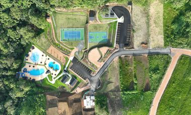 Terreno en urbanización cerca de Quito