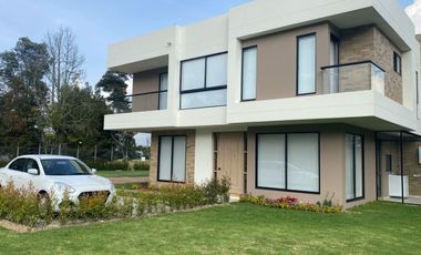 Chia arriendo hermosa casa campestre para estrenar