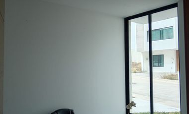 CASA EN VENTA EN VALLE IMPERIAL COTO 21