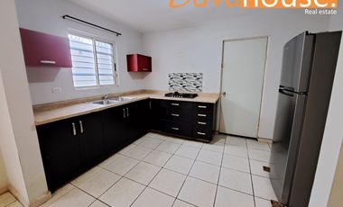 Renta casa Almeria, Apodaca