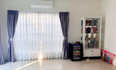 #ให้เช่าบ้าน พร้อมเข้าอยู่ #โกลเด้นนีโอ 2 บางนา-กิ่งแก้ว เงียบสงบ เดินทางสะดวก  เลี้ยงสัตว์ได้