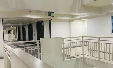 2 Bedroom Interior-Designed with Parking For Sale in Brent Tower, Brixton Place, Pasig City!