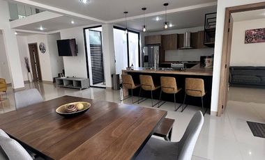 RENTA DE HERMOSA CASA EN MAYORAZGO SALIDA LEON SILAO