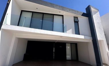 RENTA DE HERMOSA CASA EN MAYORAZGO SALIDA LEON SILAO