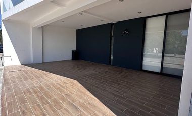 RENTA DE HERMOSA CASA EN MAYORAZGO SALIDA LEON SILAO