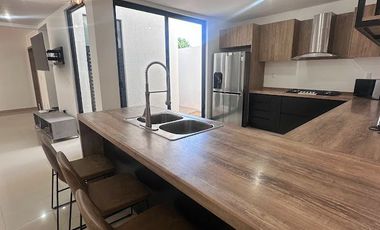 RENTA DE HERMOSA CASA EN MAYORAZGO SALIDA LEON SILAO