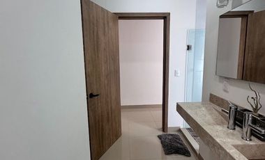 RENTA DE HERMOSA CASA EN MAYORAZGO SALIDA LEON SILAO