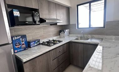 RENTA DE CASA AMUEBLADA EN HACIENDA VIÑEDOS SALIDA LEON SILAO