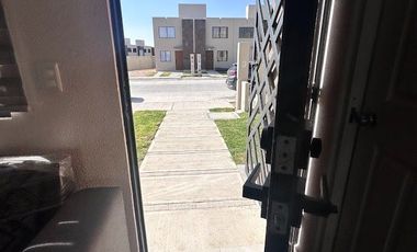RENTA DE CASA AMUEBLADA EN HACIENDA VIÑEDOS SALIDA LEON SILAO