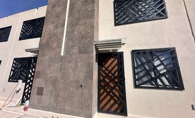 RENTA DE CASA AMUEBLADA EN HACIENDA VIÑEDOS SALIDA LEON SILAO