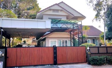 For Sale: Detached House at Land and House Park, Khon Kaen Prime location in the Khon Kaen Bypass area. A large house, 250 square meters, on a special