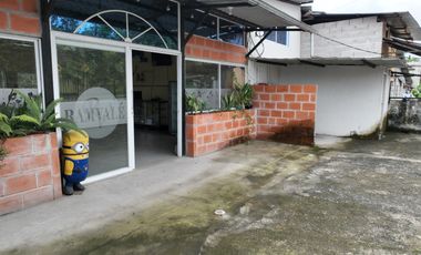 Propiedad en venta, a la via asfaltada, restaurante bar, amoblado, cerca de Quito.