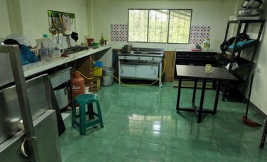 Propiedad en venta, a la via asfaltada, restaurante bar, amoblado, cerca de Quito.