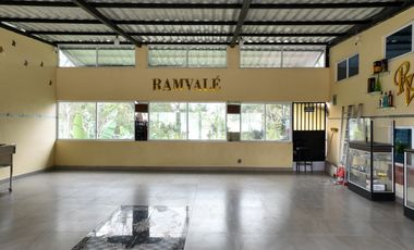 Propiedad en venta, a la via asfaltada, restaurante bar, amoblado, cerca de Quito.