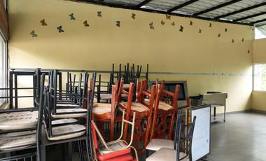 Propiedad en venta, a la via asfaltada, restaurante bar, amoblado, cerca de Quito.