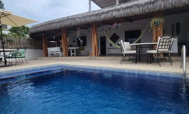 En venta casa vacacional full amoblada en Punta Blanca, Ruta del Spondylus