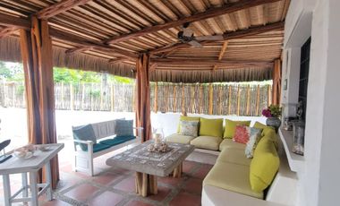 En venta casa vacacional full amoblada en Punta Blanca, Ruta del Spondylus