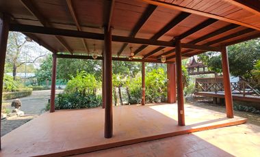 For rent: Traditional Thai-style house by the Chao Phraya River, Ayutthaya. Prime location, ideal for a restaurant,boutique hotel,or café.rent 110K