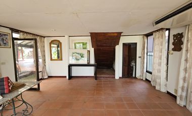 For rent: Traditional Thai-style house by the Chao Phraya River, Ayutthaya. Prime location, ideal for a restaurant,boutique hotel,or café.rent 110K