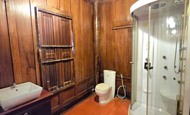 For rent: Traditional Thai-style house by the Chao Phraya River, Ayutthaya. Prime location, ideal for a restaurant,boutique hotel,or café.rent 110K