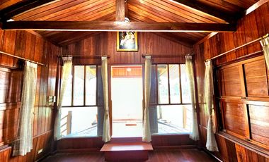 For rent: Traditional Thai-style house by the Chao Phraya River, Ayutthaya. Prime location, ideal for a restaurant,boutique hotel,or café.rent 110K