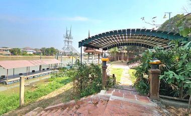 For rent: Traditional Thai-style house by the Chao Phraya River, Ayutthaya. Prime location, ideal for a restaurant,boutique hotel,or café.rent 110K