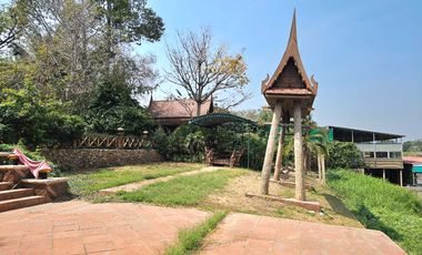 For rent: Traditional Thai-style house by the Chao Phraya River, Ayutthaya. Prime location, ideal for a restaurant,boutique hotel,or café.rent 110K