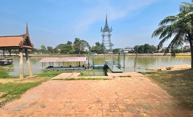 For rent: Traditional Thai-style house by the Chao Phraya River, Ayutthaya. Prime location, ideal for a restaurant,boutique hotel,or café.rent 110K