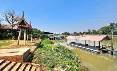 For rent: Traditional Thai-style house by the Chao Phraya River, Ayutthaya. Prime location, ideal for a restaurant,boutique hotel,or café.rent 110K