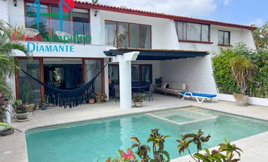 Vive el lujo y la serenidad en esta villa remodelada con alberca privada en Playa Diamante