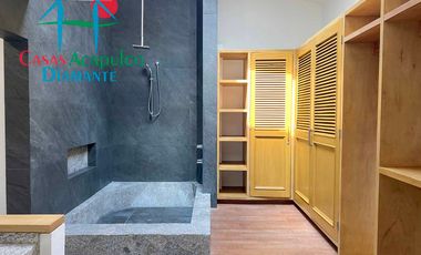 Vive el lujo y la serenidad en esta villa remodelada con alberca privada en Playa Diamante