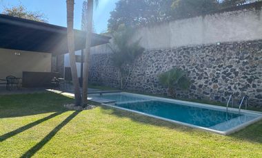 VENTA DE CASA EN CONDOMINIO CON RECÁMARA EN PLANTA BAJA EN EL ZAPOTE, JIUTEPEC