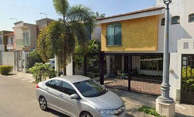 PRECIOSA Y AMPLIA CASA, EXCELENTE UBICACIÓN EN PUERTO VALLARTA, ¡¡¡A UNOS PASOS DE LA PLAYA!!! -NO CRÉDITOS-
