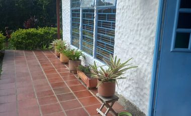 VENTA FINCA ANOLAIMA AMOBLADA