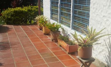 VENTA FINCA ANOLAIMA AMOBLADA