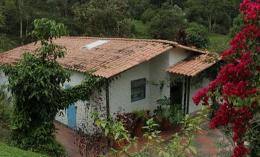VENTA FINCA ANOLAIMA AMOBLADA