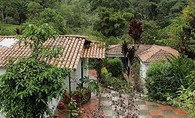 VENTA FINCA ANOLAIMA AMOBLADA