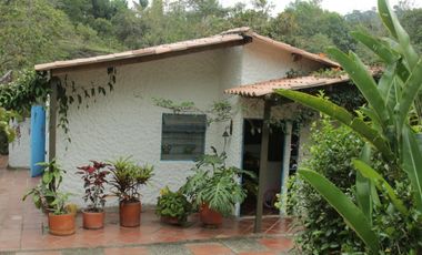 VENTA FINCA ANOLAIMA AMOBLADA