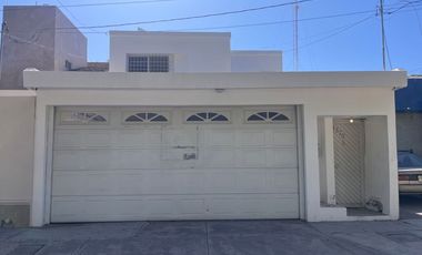 Casa en renta en Las Quintas BR1