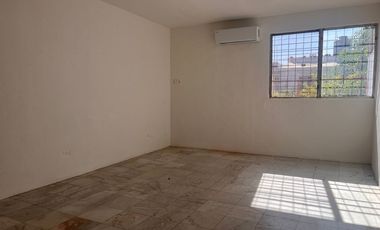 Casa en renta en Las Quintas BR1