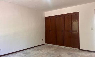 Casa en renta en Las Quintas BR1