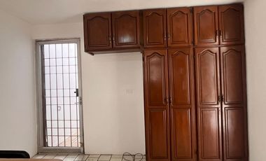 Casa en renta en Las Quintas BR1