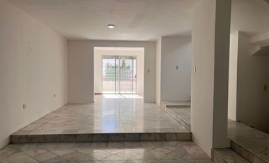 Casa en renta en Las Quintas BR1