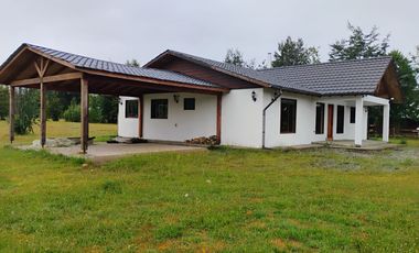 Hermosa Casa en Parcela a 10 mnts, de Villarrica (El Sauce)