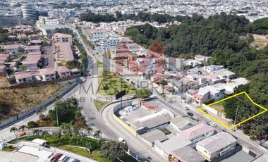 Urdesa Norte, Venta de terreno de 957 mts2 al pie de Av.