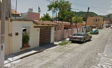 EXCELENTE CASA CON GRAN UBICACION Y GRAN PLUSVALIA AL ADQUIRIRLA MEDIANTE REMATE BANCARIO APROVECHA!!!