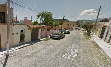 EXCELENTE CASA CON GRAN UBICACION Y GRAN PLUSVALIA AL ADQUIRIRLA MEDIANTE REMATE BANCARIO APROVECHA!!!