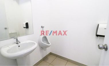Se Vende Oficina Súper Céntrica - Sta Catalina