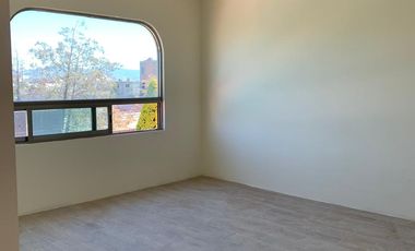 VENTA CASA/SALON LINDAVISTA