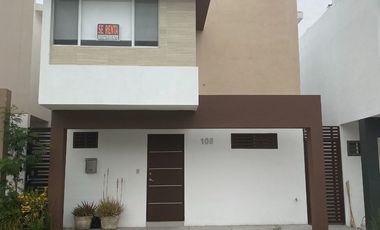 RENTA de HERMOSA y AMPLIA casa recién remodelada, en Privalia Concordia, Apodaca